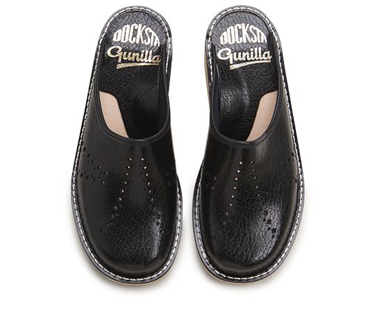 Slippers / Tofflor - Gunilla 901 perforerad Svart | Docksta Sko